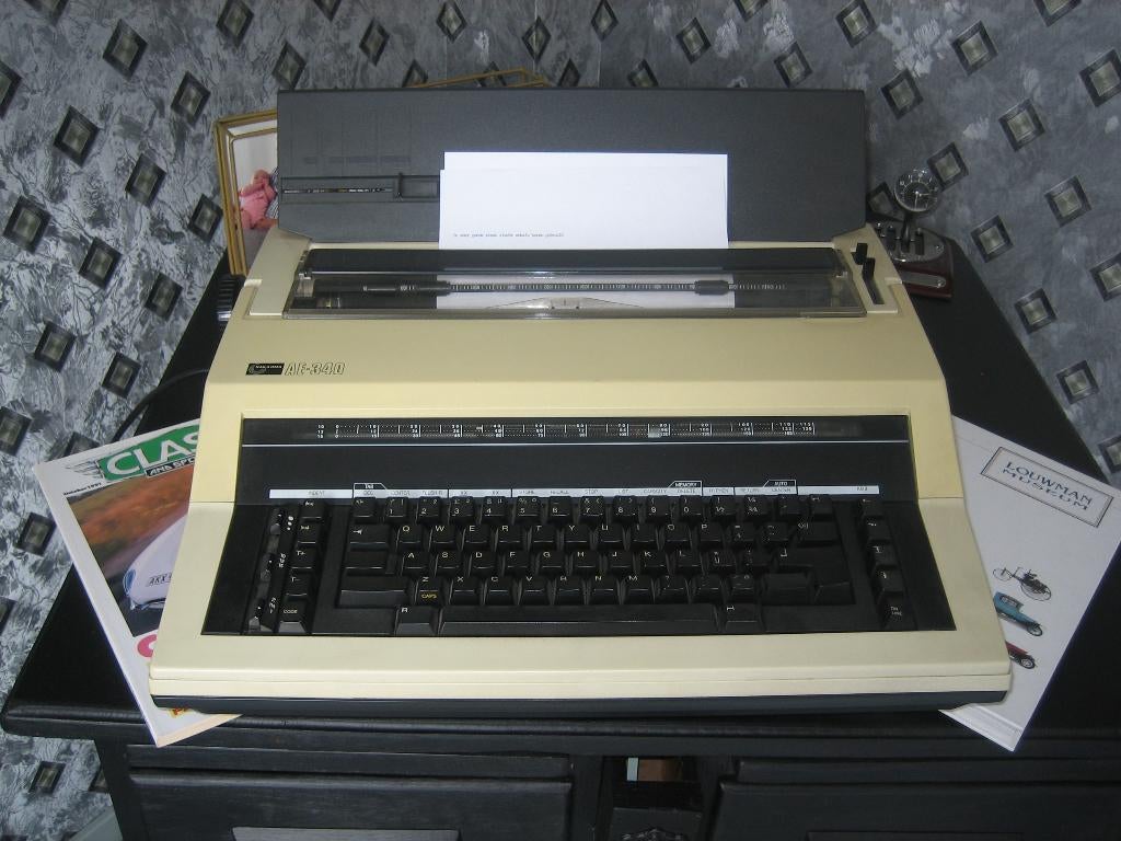 typmachine, Diversen, Typemachines, Ophalen, Zo goed als nieuw