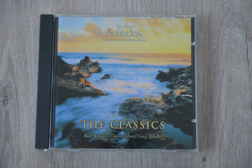 DAN GIBSON = SOLITUDES = THE CLASSICS 10 geweldige nummer, Verzenden, Inclusief doosje, Zo goed als nieuw, Ontspanningsmuziek