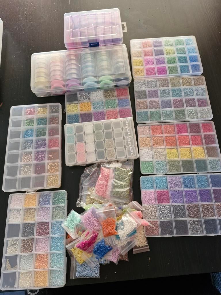 Grote kralen- en sieradenmaakset met weefgetouw, Hobby en Vrije tijd, Kralen en Sieraden maken, Ophalen of Verzenden, Gebruikt