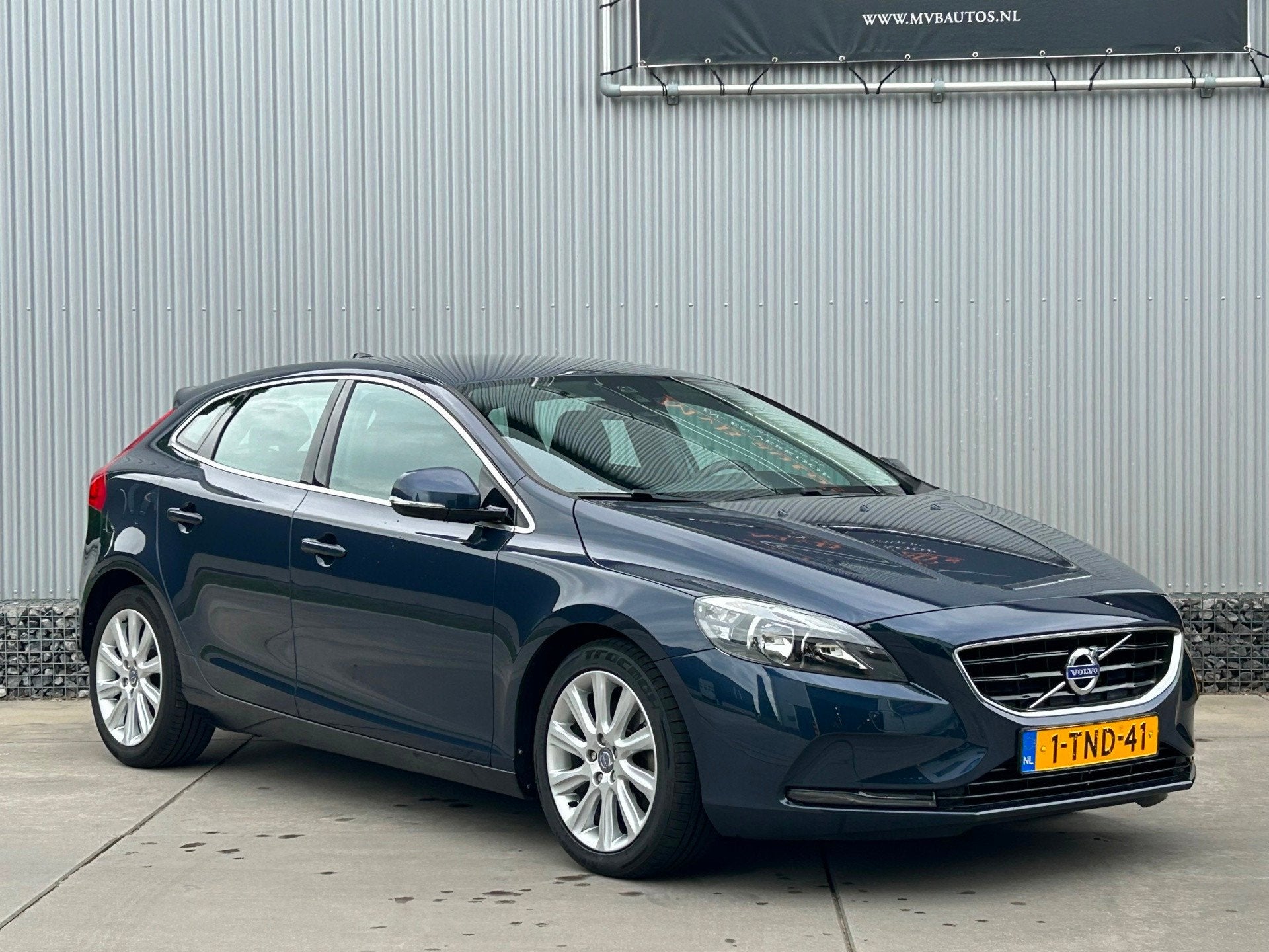 Volvo V40 1.6 T4 Momentum 179 PK Complete onderhoudshistorie, Auto's, Volvo, Gebruikt, 4 cilinders, Blauw, Leder en Stof