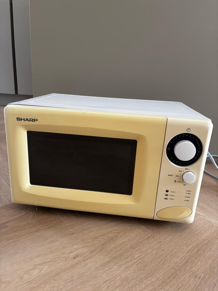 Sharp Magnetron (ophalen), Witgoed en Apparatuur, Magnetrons, Gebruikt, Vrijstaand, Magnetron, 45 tot 60 cm, Draaiplateau, Ophalen