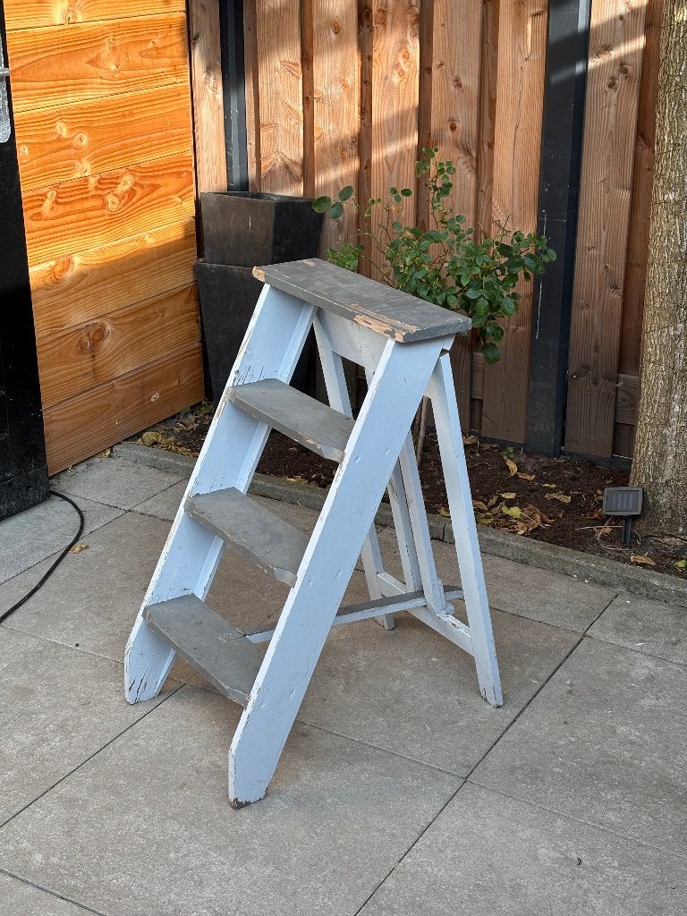 Houten trap grijs - fotoshoot ladder/accessoires, Ophalen, Gebruikt, Trap, Opvouwbaar of Inschuifbaar