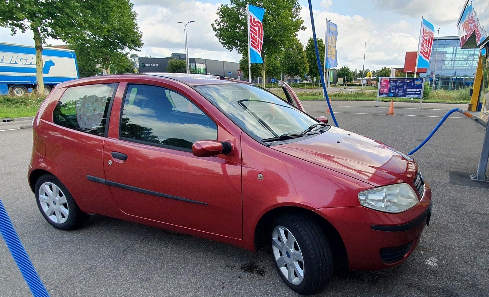 Fiat Punto 1.4 16V 3DR 2004 Rood km 88000, Voorwielaandrijving, 40 €/maand, 400 kg, Origineel Nederlands