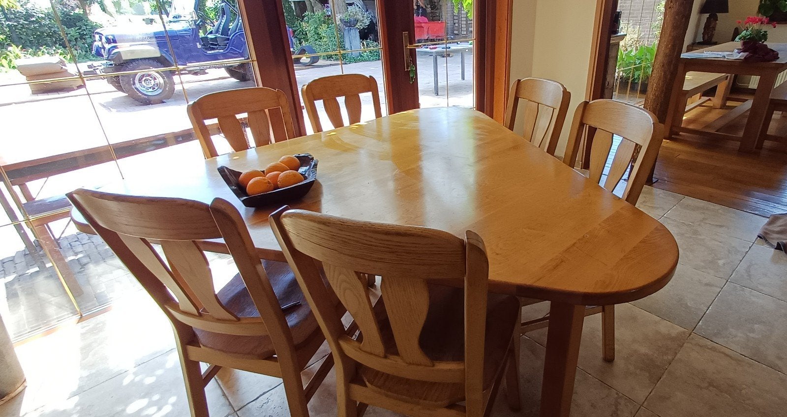 Blank essen houten driehoekige tafel, Huis en Inrichting, Ophalen, Gebruikt, 150 tot 200 cm, Vijf personen of meer