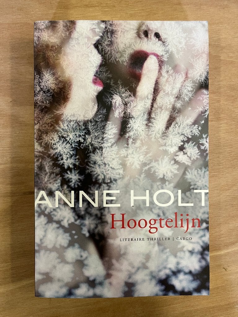 Boek: Hoogtelijn,	Anne Holt, Ophalen of Verzenden, Zo goed als nieuw, Anne Holt, Scandinavië