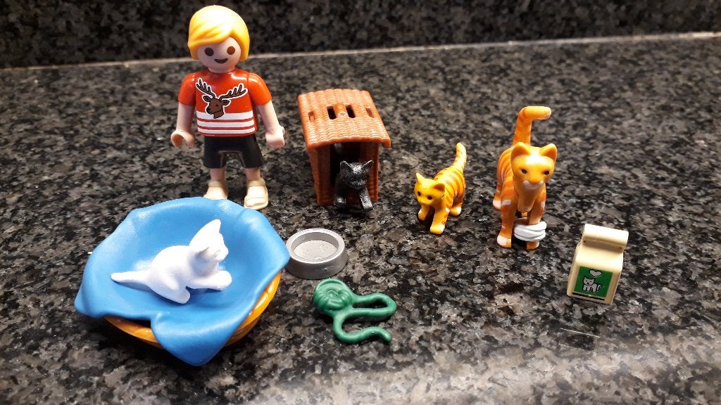 Playmobil City Life 5535 - poezenfamilie met mand, Complete set, Ophalen of Verzenden, Zo goed als nieuw, City life