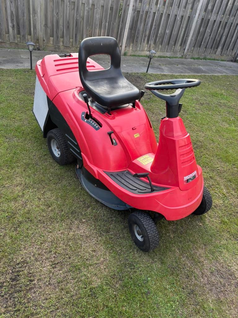 honda 1211 zitmaaier, tuintrekker, grasmaaier, cirkelmaaier, Ophalen, Gebruikt