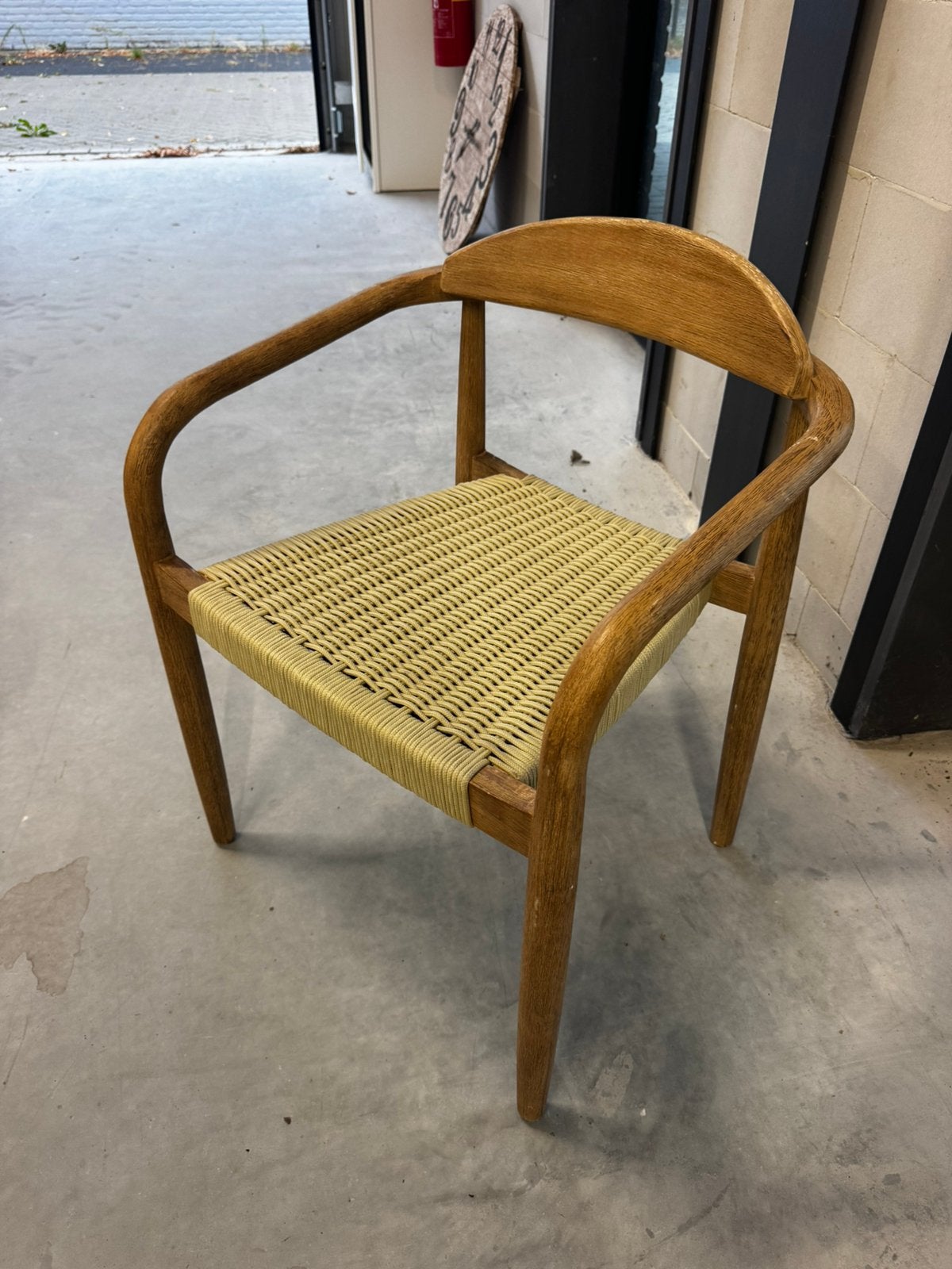 Kave Home stoel – hout & vlechtwerk – binnen en buiten, Ophalen, Bruin, Zo goed als nieuw, Eén