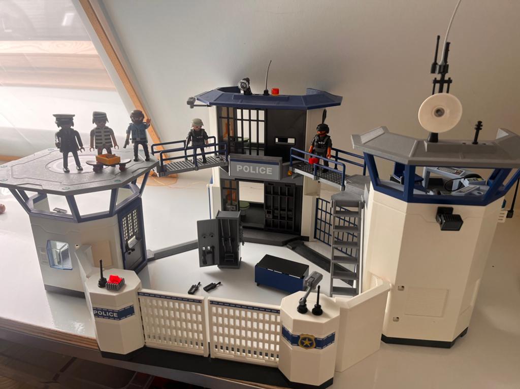 Playmobil Politiebureau met figuren en accessoires, Ophalen, Gebruikt, Complete set