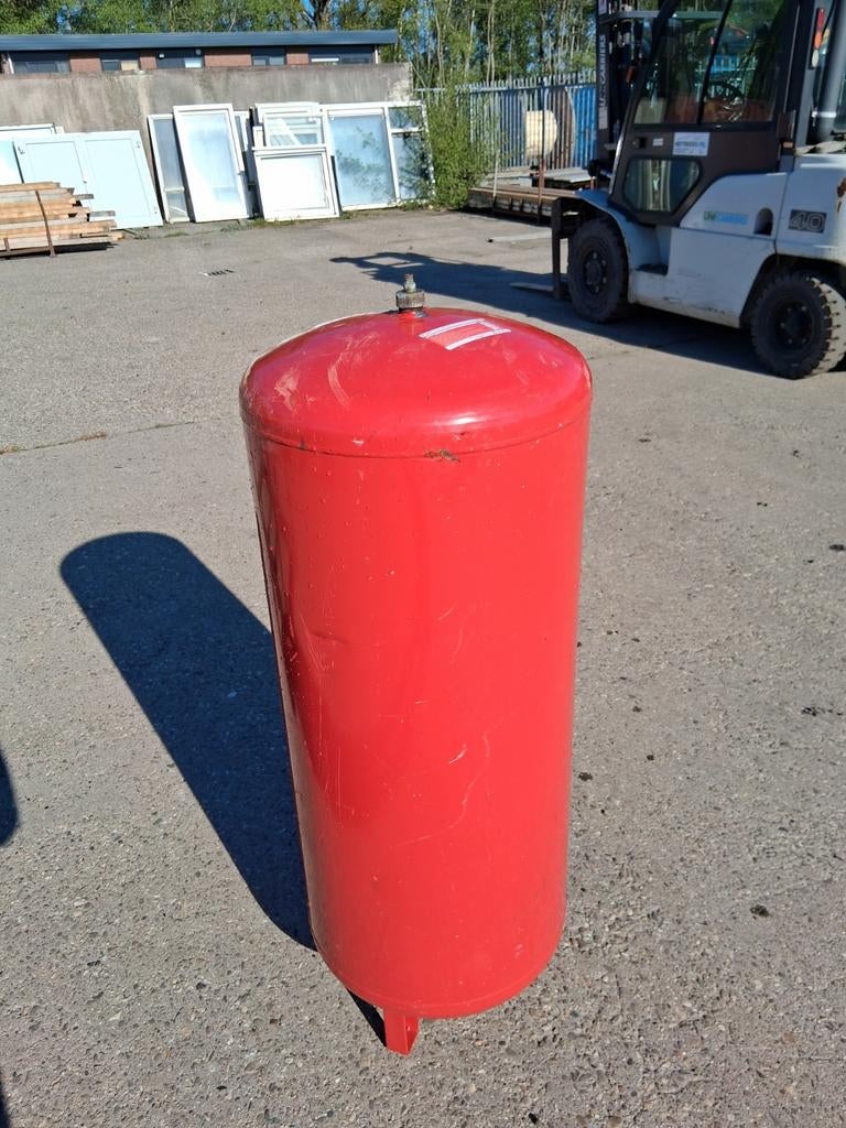 Expansievat 200 liter circulair, Doe-het-zelf en Verbouw, Verwarming en Radiatoren, Gebruikt, Overige typen, 80 cm of meer, Minder dan 60 cm