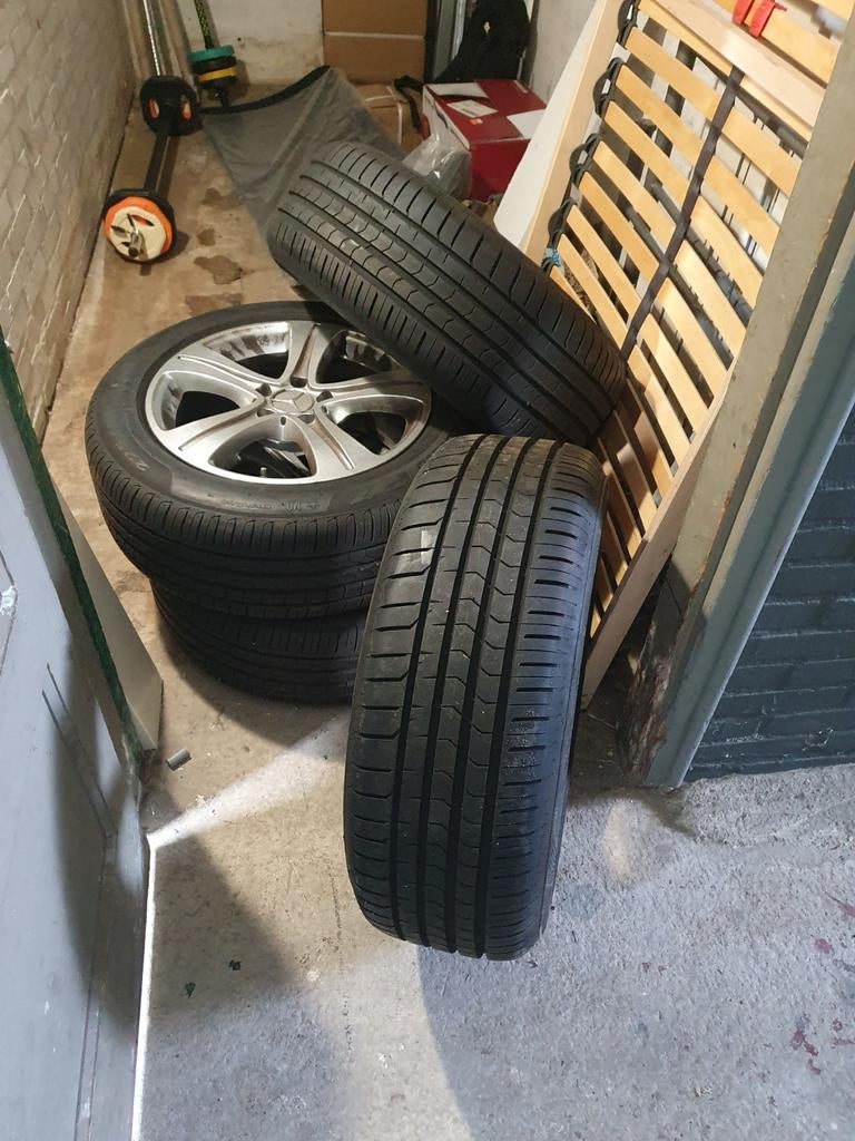 Mercedes w213 velgen met goede banden 225/55/17, Auto-onderdelen, Banden en Velgen, Ophalen of Verzenden, Zomerbanden, Band(en)
