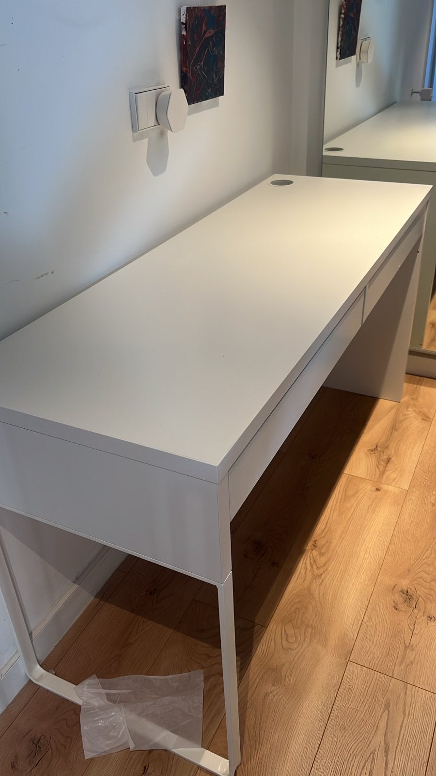 IKEA MICKE Bureau wit, 142x50 cm l, Ophalen, Met lades, Spaanplaat of MDF, Zo goed als nieuw