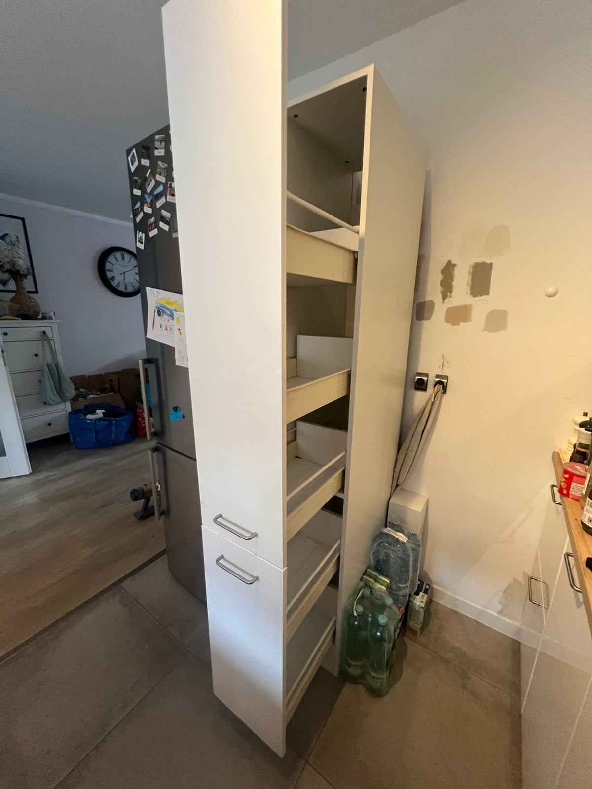 Pull- out pantry unit. Kitchen. White, Ophalen, Gebruikt
