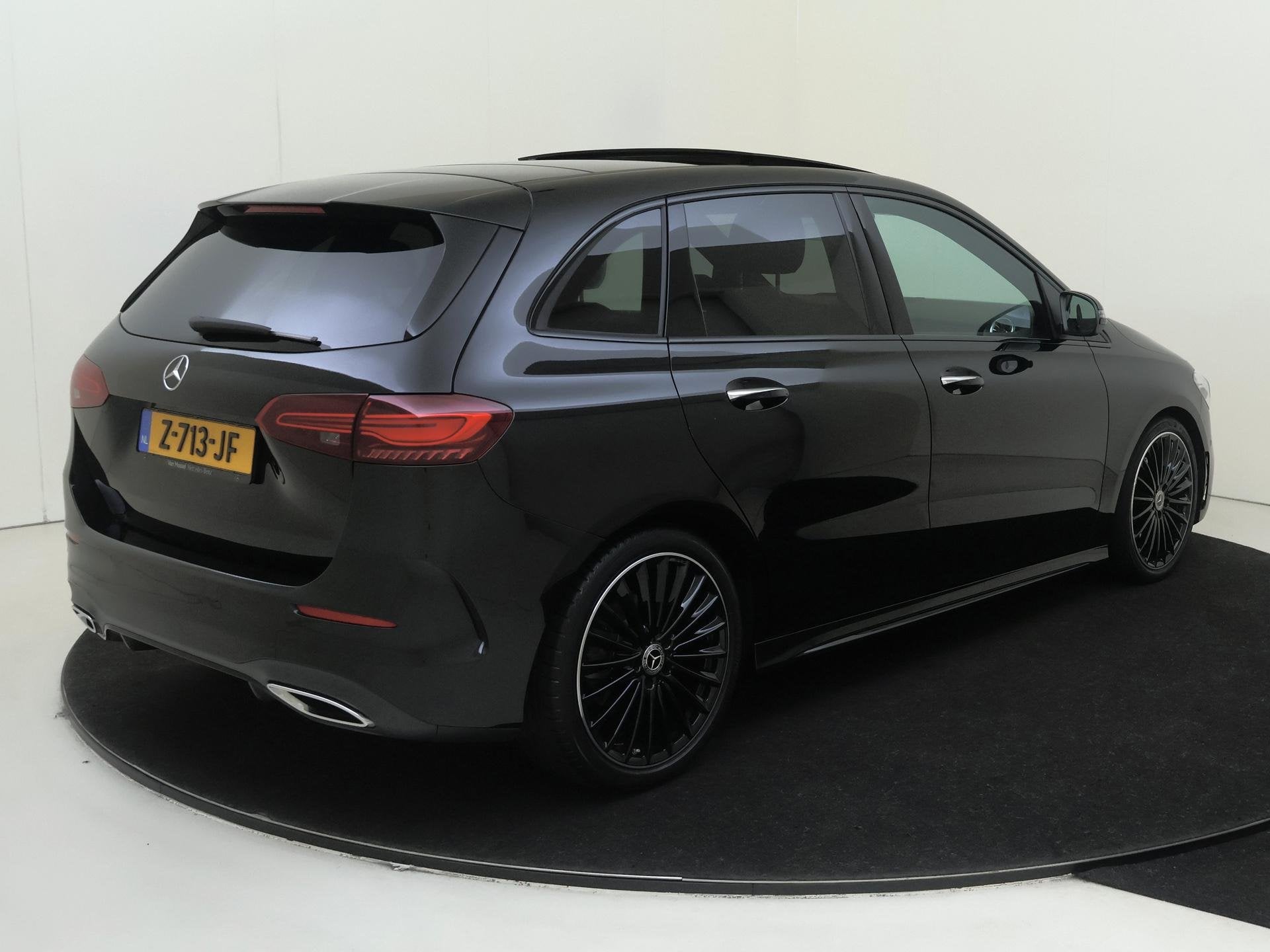 Mercedes-Benz B-klasse 200 AMG Line Premium Plus /Panoramada, Auto's, 745 kg, Gebruikt, Euro 6, 4 cilinders