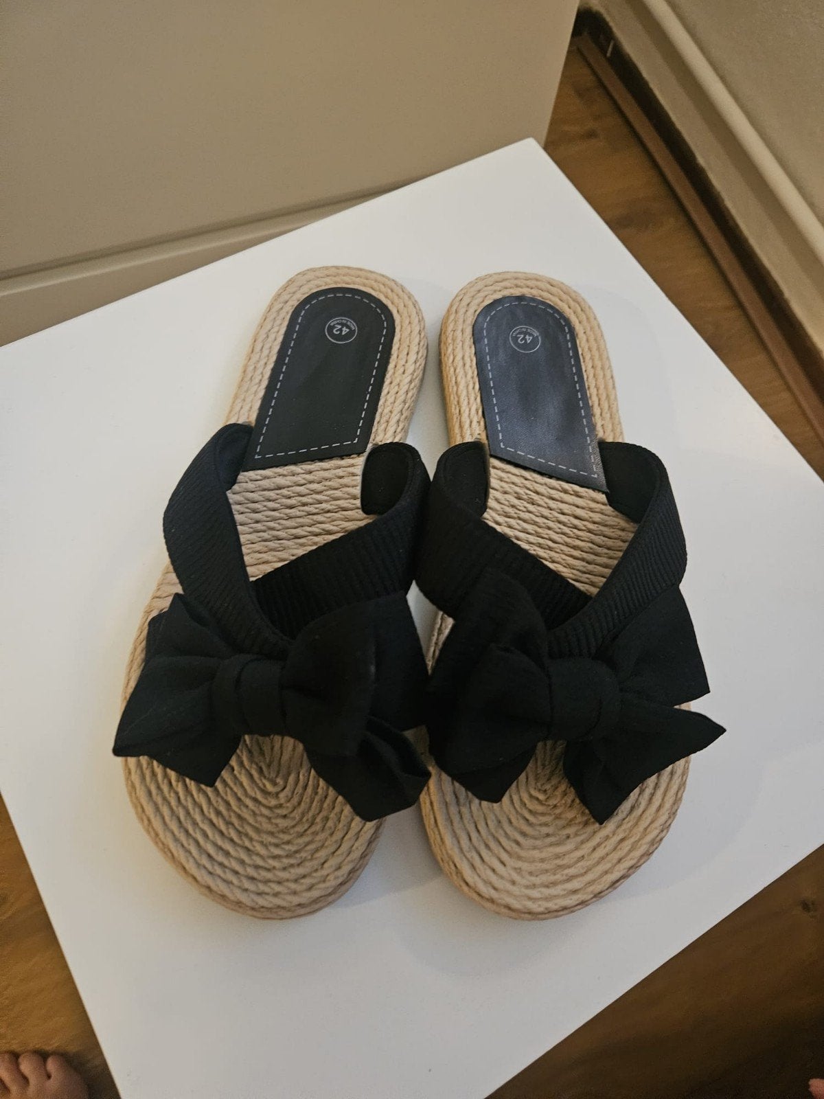 Slippers maat 41, Ophalen of Verzenden, Nieuw, Zwart