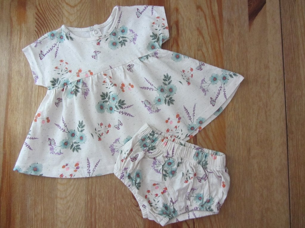 Gebloemd zomerjurkje met broekje Hema maat 62, Kinderen en Baby's, Babykleding | Maat 62, Ophalen of Verzenden, Zo goed als nieuw