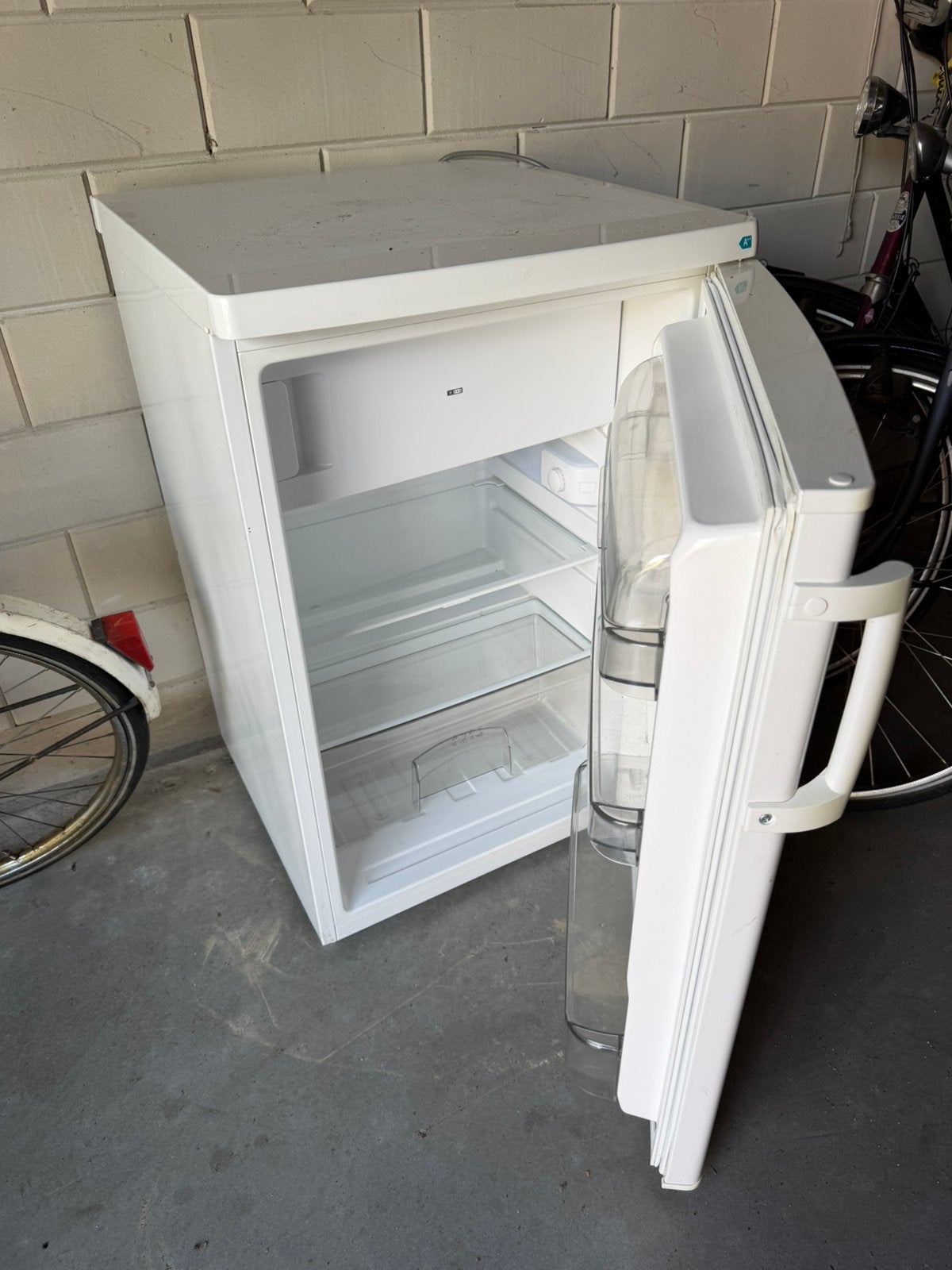 Tafel model koelkast, Ophalen, Zonder vriesvak, Minder dan 85 cm, Minder dan 75 liter