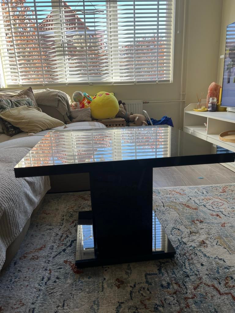 Moderne salontafel met zwart hoogglans blad, Overige materialen, Gebruikt, Vierkant, 50 tot 100 cm