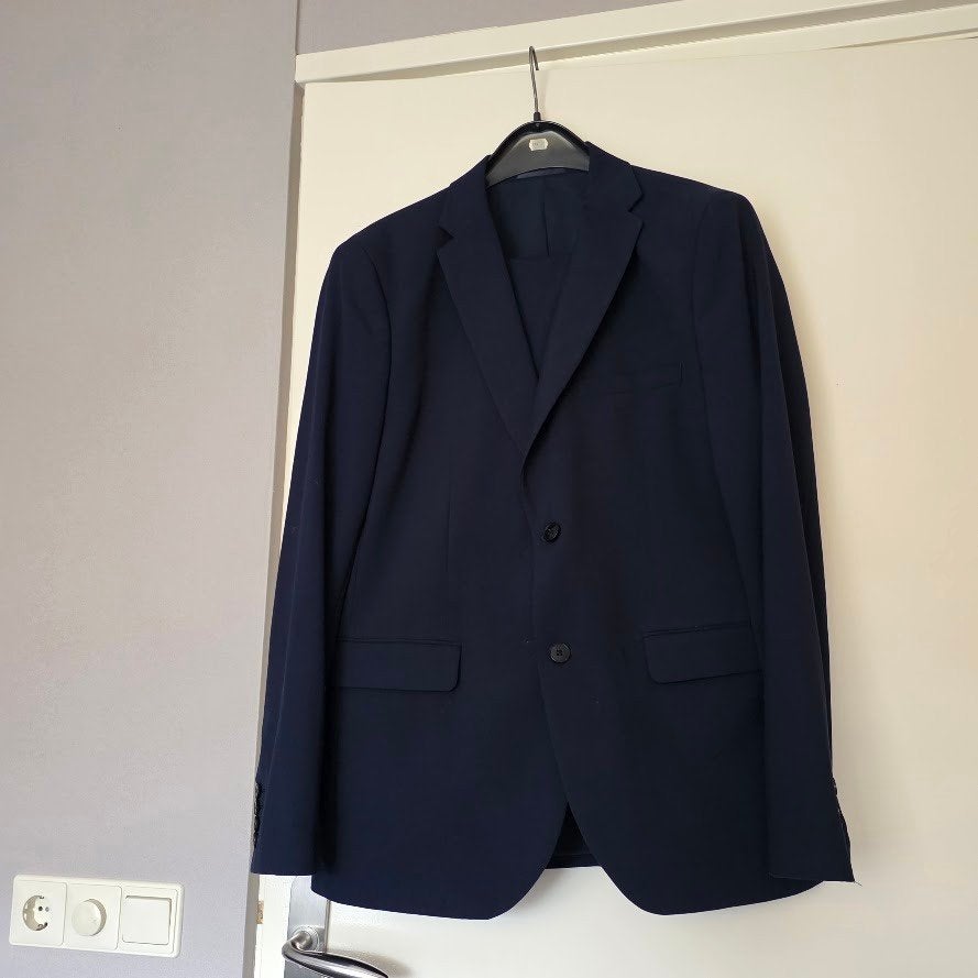 Donkerblauw Slim Fit Pak (WE) met 2 overhemden, Kleding | Heren, Kostuums en Colberts, WE, Ophalen of Verzenden, Zo goed als nieuw