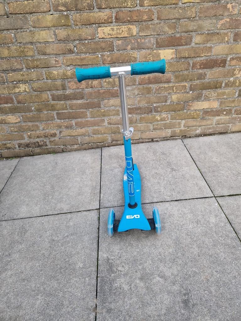 Step met lichtgevende wielen - Blauw, Fietsen en Brommers, Steps, Ophalen, Gebruikt, Gewone step