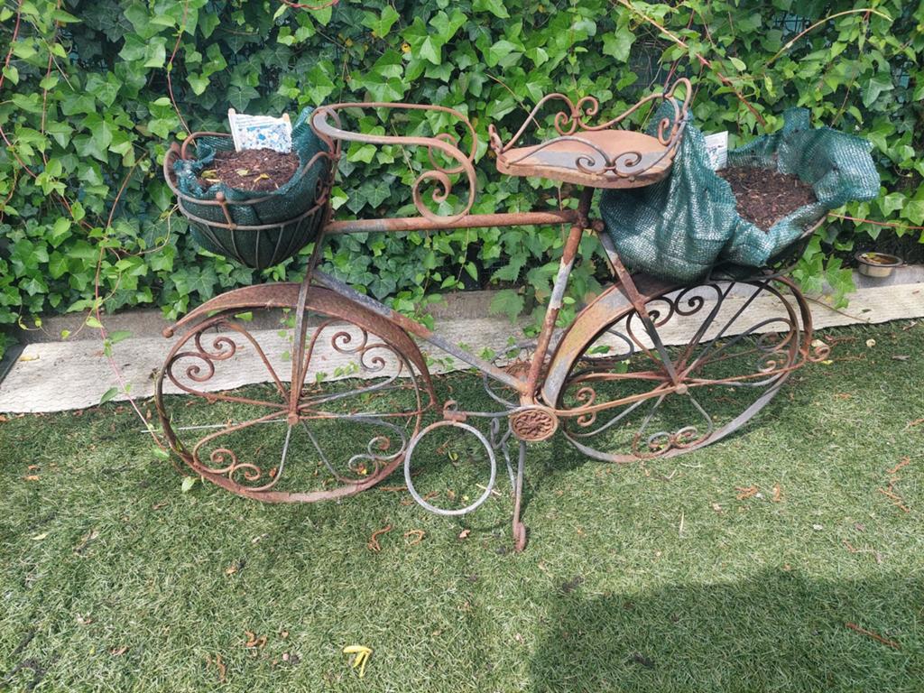 Smeedijzeren fiets plantenbak - decoratief en veelzijdig, Ophalen