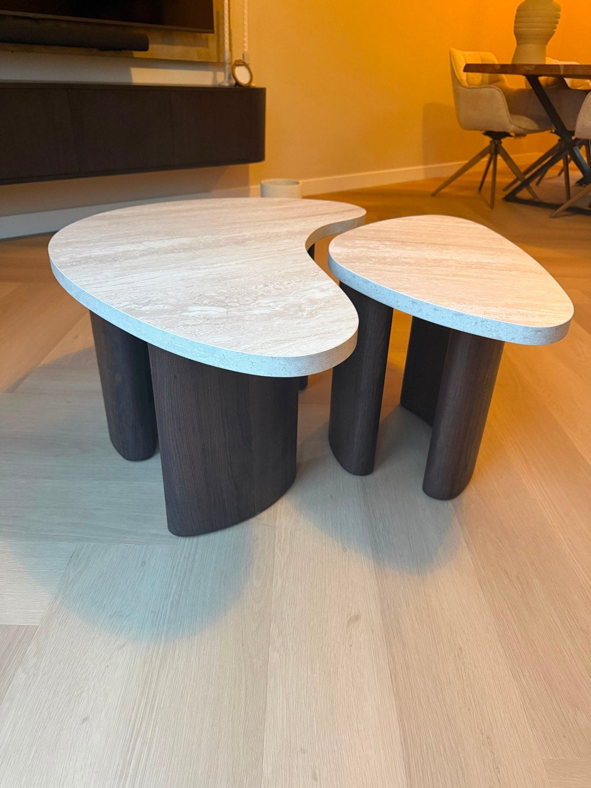 Nieuwe set van 2 salontafels - Organische vorm, Huis en Inrichting, Tafels | Salontafels, Ophalen, Overige materialen, Nieuw, 50 tot 100 cm