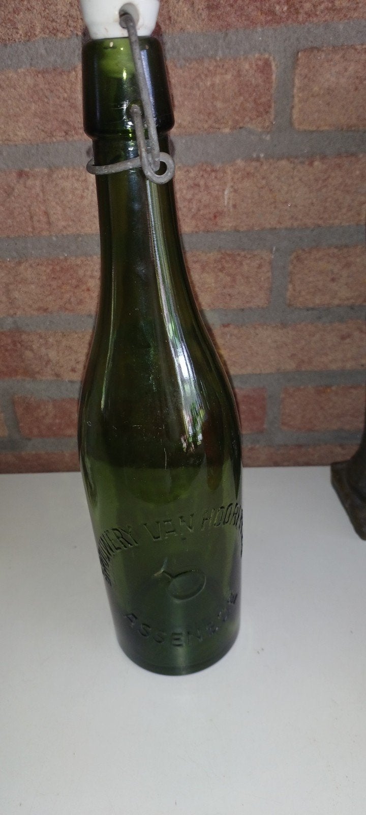 mooie oude bierfles assendelft hoorebeke, Verzamelen, Ophalen of Verzenden, Gebruikt, Flesje(s), Overige merken