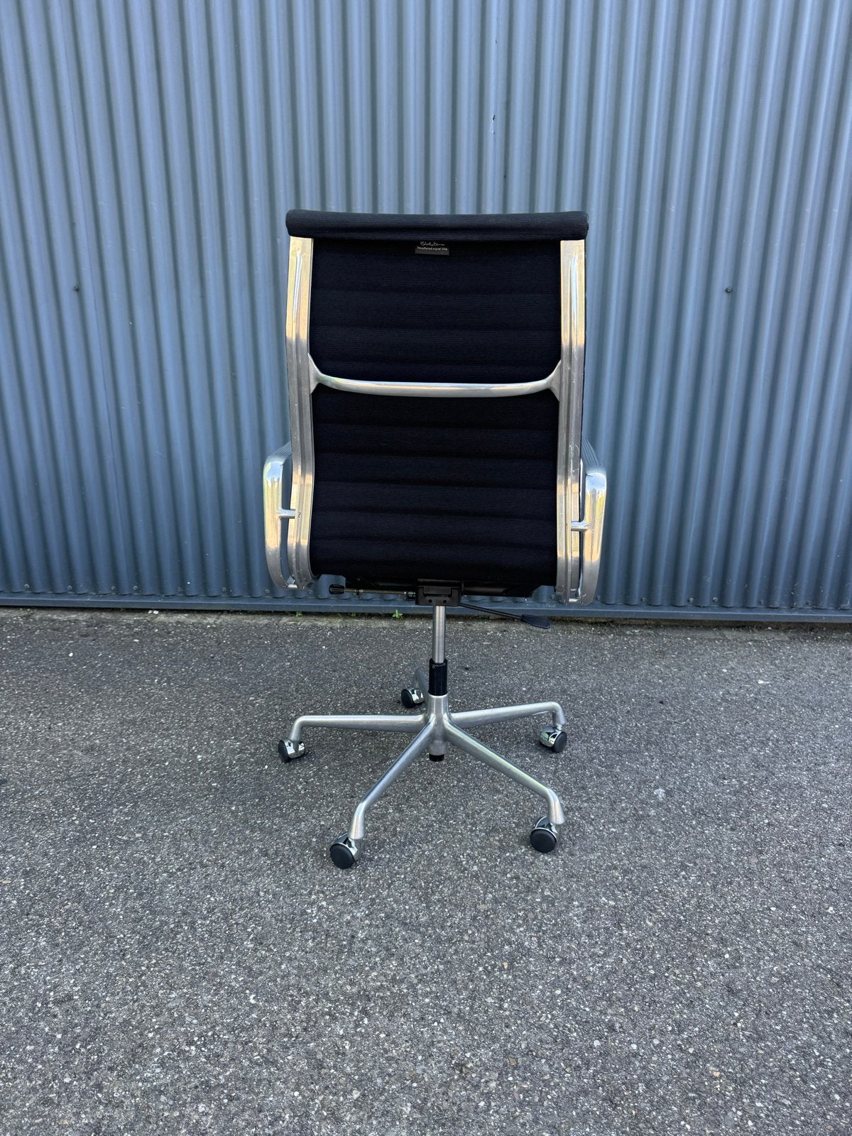 Gebruikte Vitra EAMES EA119 Bureaustoel zwart hopsak, Ophalen, Gebruikt, Zwart, Bureaustoel