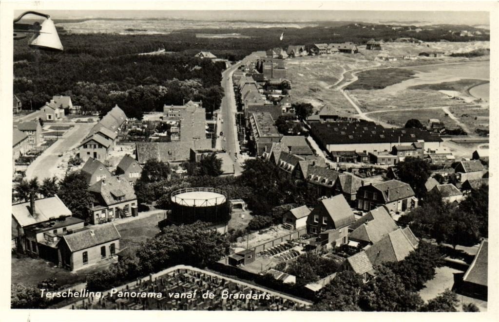 Terschelling, Panorama vanaf de Brandaris - 1957 gelopen, Verzamelen, Verzenden, 1940 tot 1960, Gelopen, Friesland