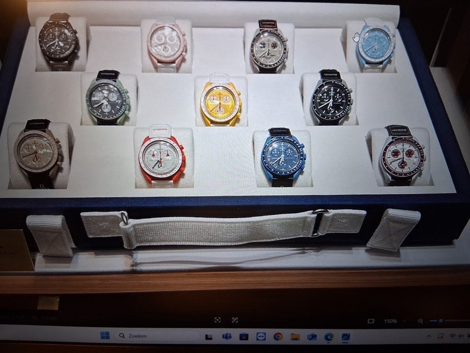 Swatch Omega Suitcase Box Moonswatch, Ophalen of Verzenden, Nieuw, Overige typen