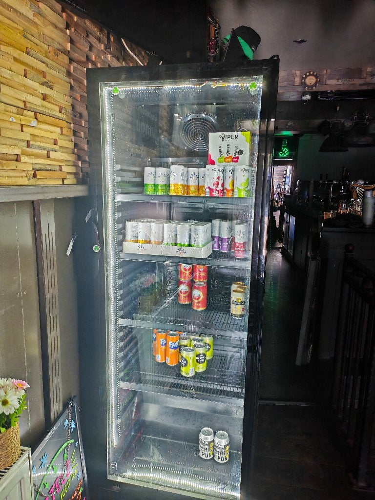 Professionele horeca koelkast met glazen deur – goede staat, Ophalen, Zonder vriesvak, 200 liter of meer, 60 cm of meer