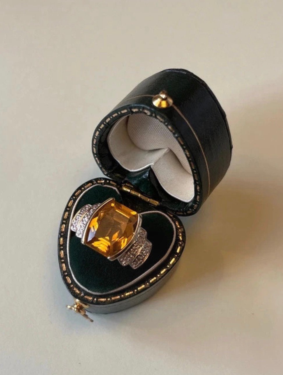 Vintage 9 karaat gouden ring met gele topaas en diamanten, Geel, Zo goed als nieuw, 17 tot 18, Dame