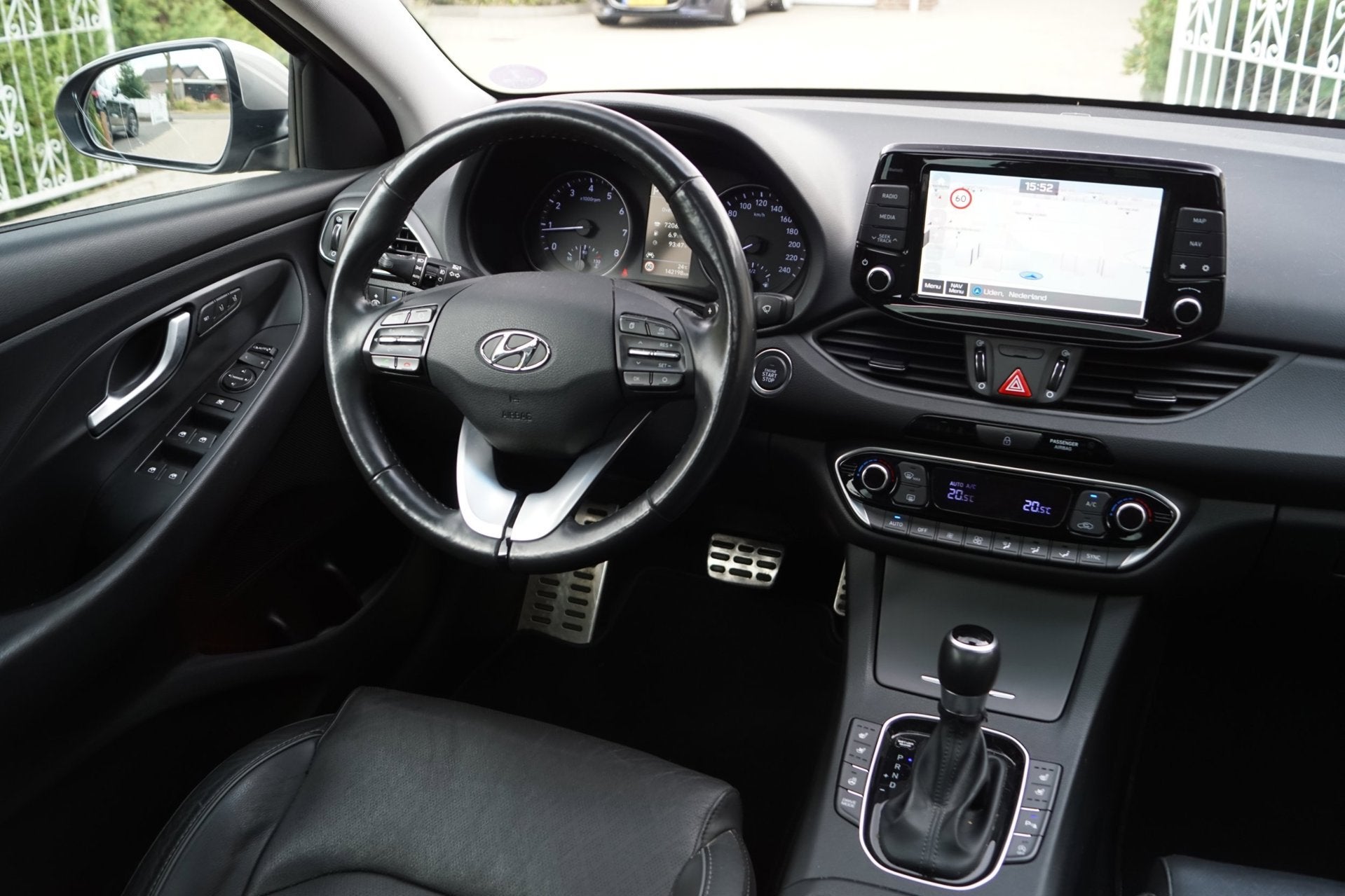 Hyundai I30 Fastback 1.4 T-GDI Premium Autom Panodak Leder S, Auto's, 4 cilinders, Leder, Bedrijf, I30