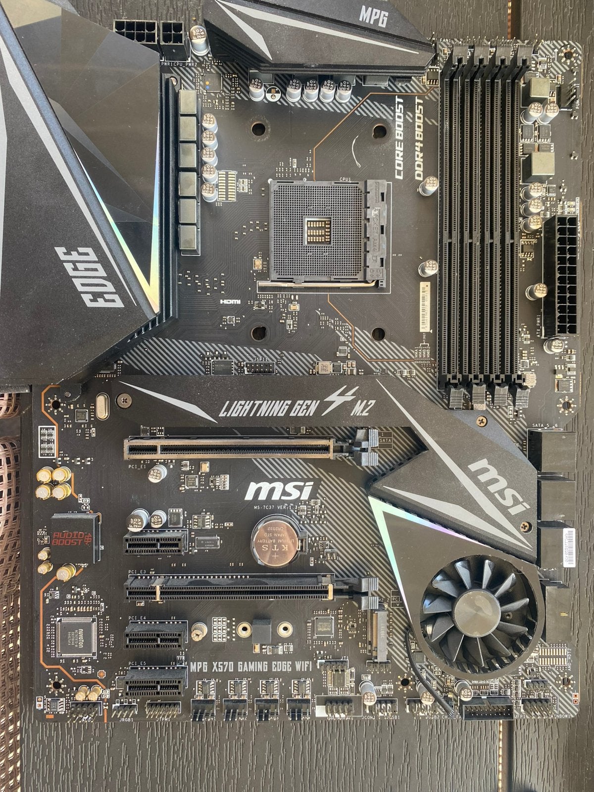MSI MPG X570 Gaming Edge WiFi Moederbord – Compleet in Doos, Computers en Software, Moederborden, Zo goed als nieuw, DDR4, Ophalen