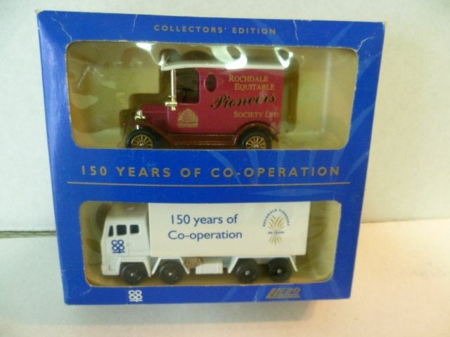 Lledo set 150 Years of Co-operation Rochdale 2x modelauto., Ophalen of Verzenden, Nieuw, Auto
