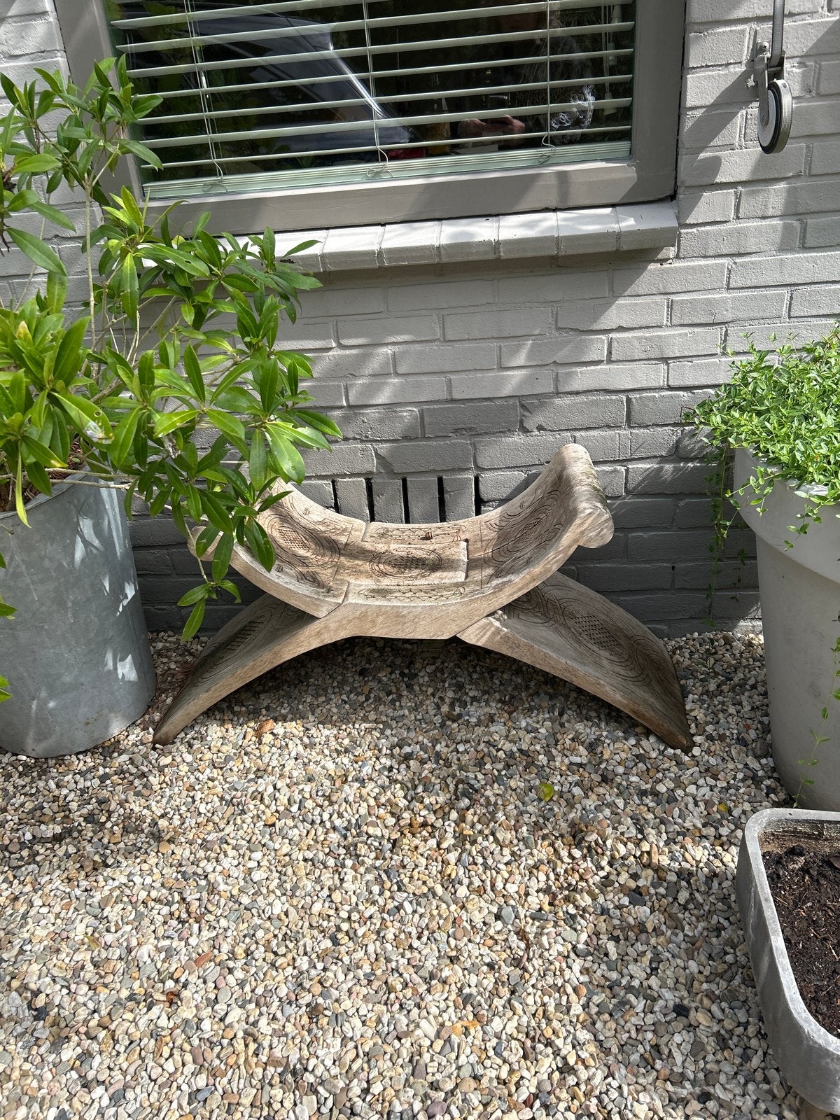 Unieke handgesneden houten stoel/bankje, Ophalen