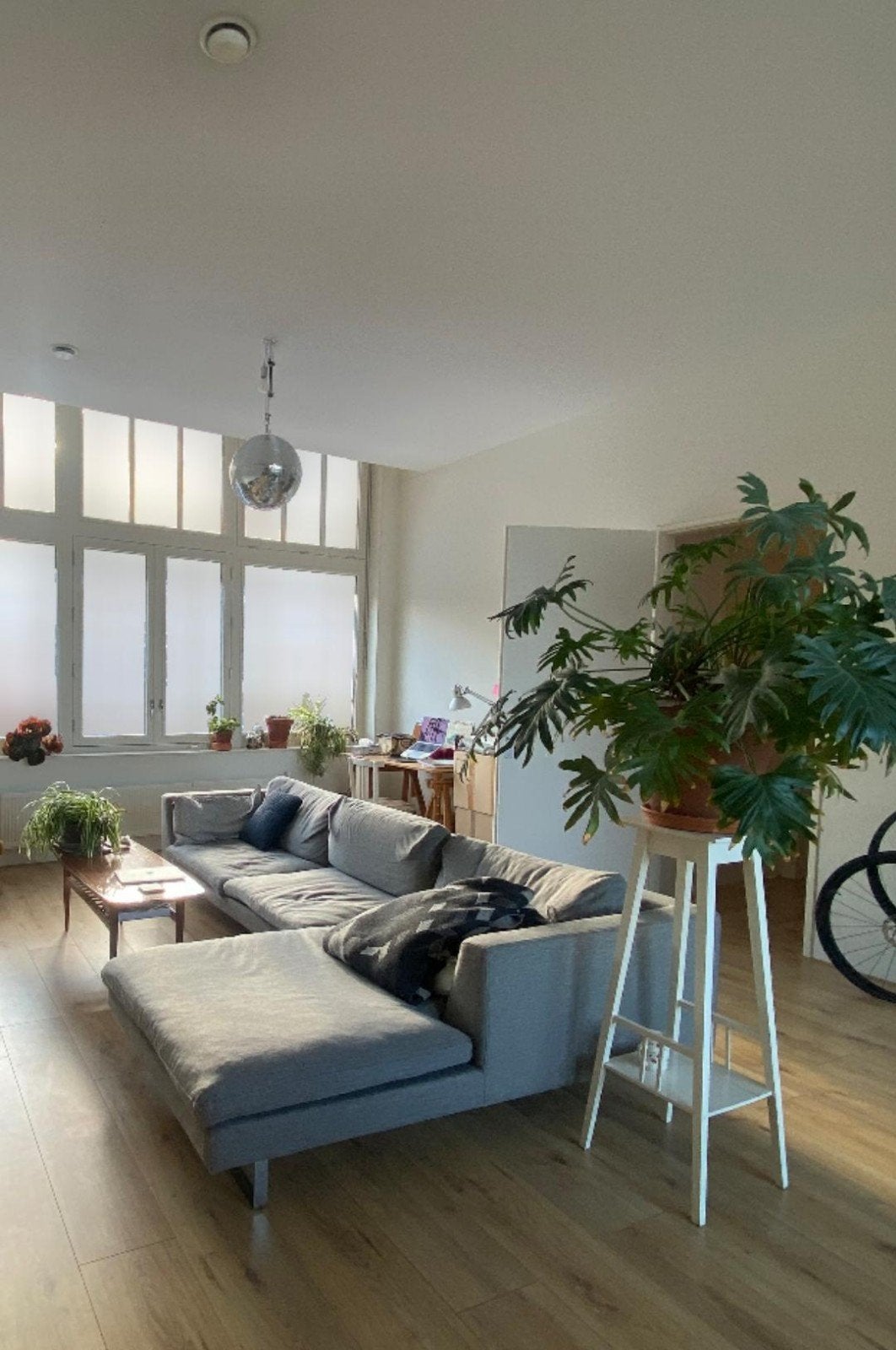 L shape sofa - Moderne Hoekbank - Grijs, Comfortabel en Ruim, Ophalen, Gebruikt, Hoekbank, 300 cm of meer