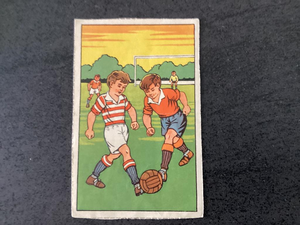 Voetbal. (Jongens), Verzamelen, Verzenden, 1920 tot 1940, Ongelopen, Kinderen