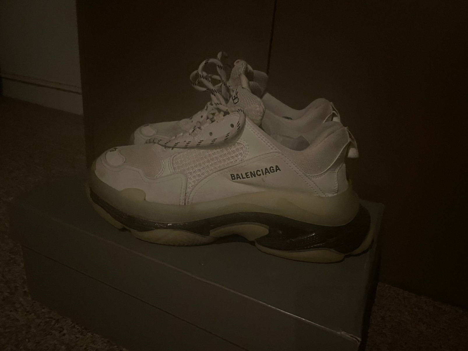 Balenciaga, Wit, Ophalen of Verzenden, Sneakers of Gympen, Zo goed als nieuw