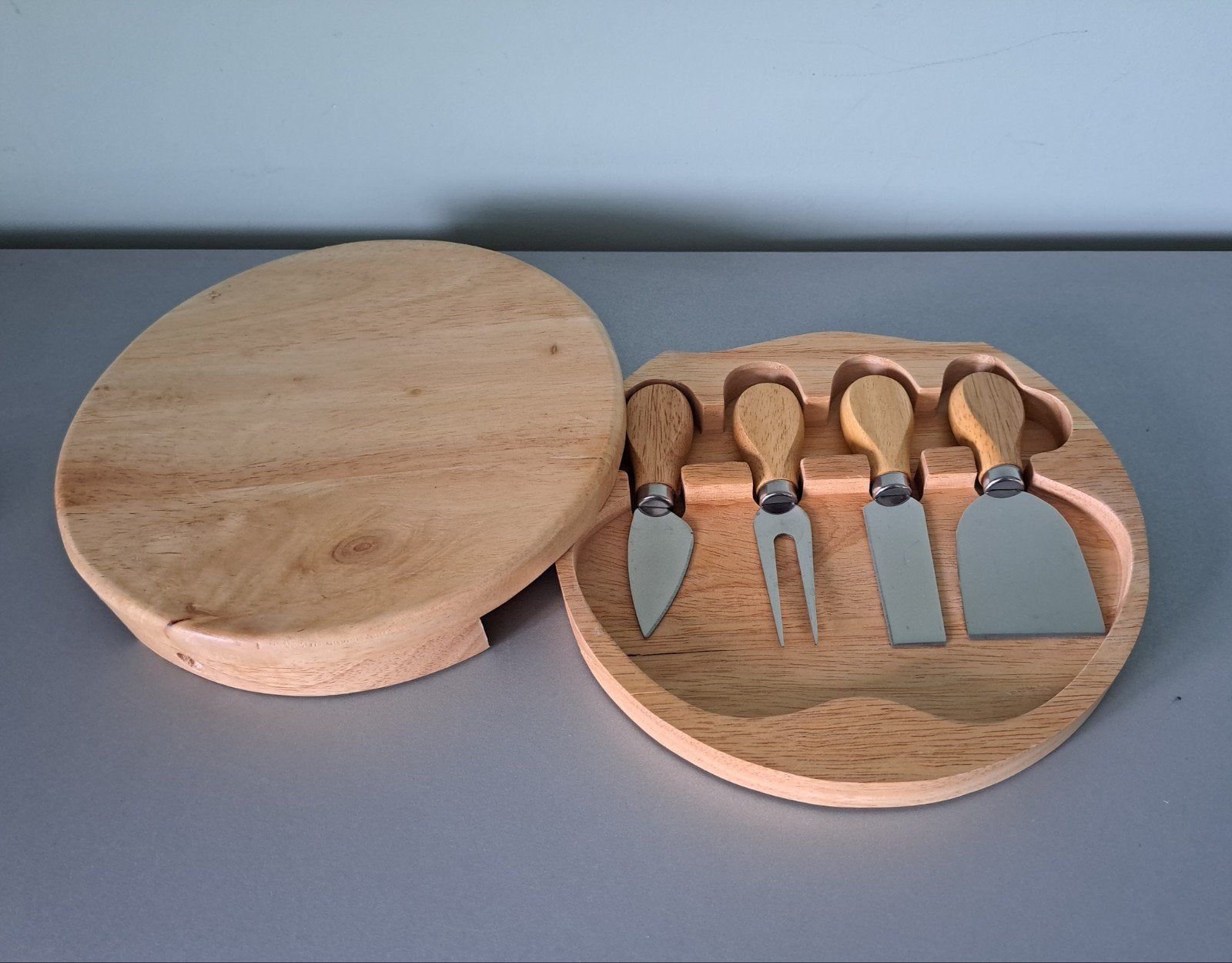 kaasmessenset,houten handvat.draaibare houten box. Nieuw, Ophalen, Nieuw, Hout