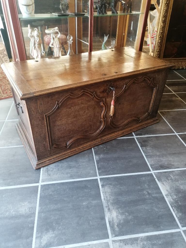 Antiek 18e eeuwse eiken kist louis XV, Ophalen