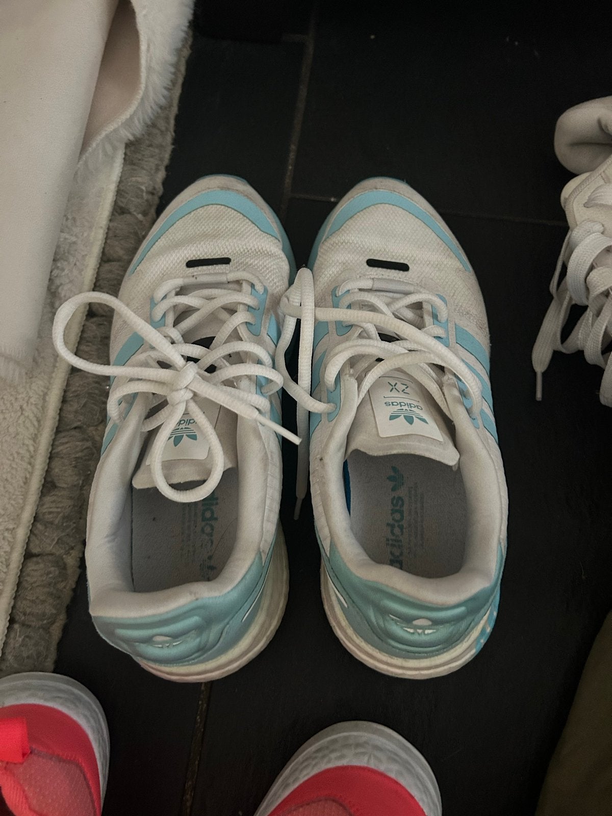 Adidas ZX 2K Boost sneakers wit/lichtblauw - Maat 40, Kleding | Dames, Schoenen, Ophalen, Zo goed als nieuw, Wit, Sneakers of Gympen