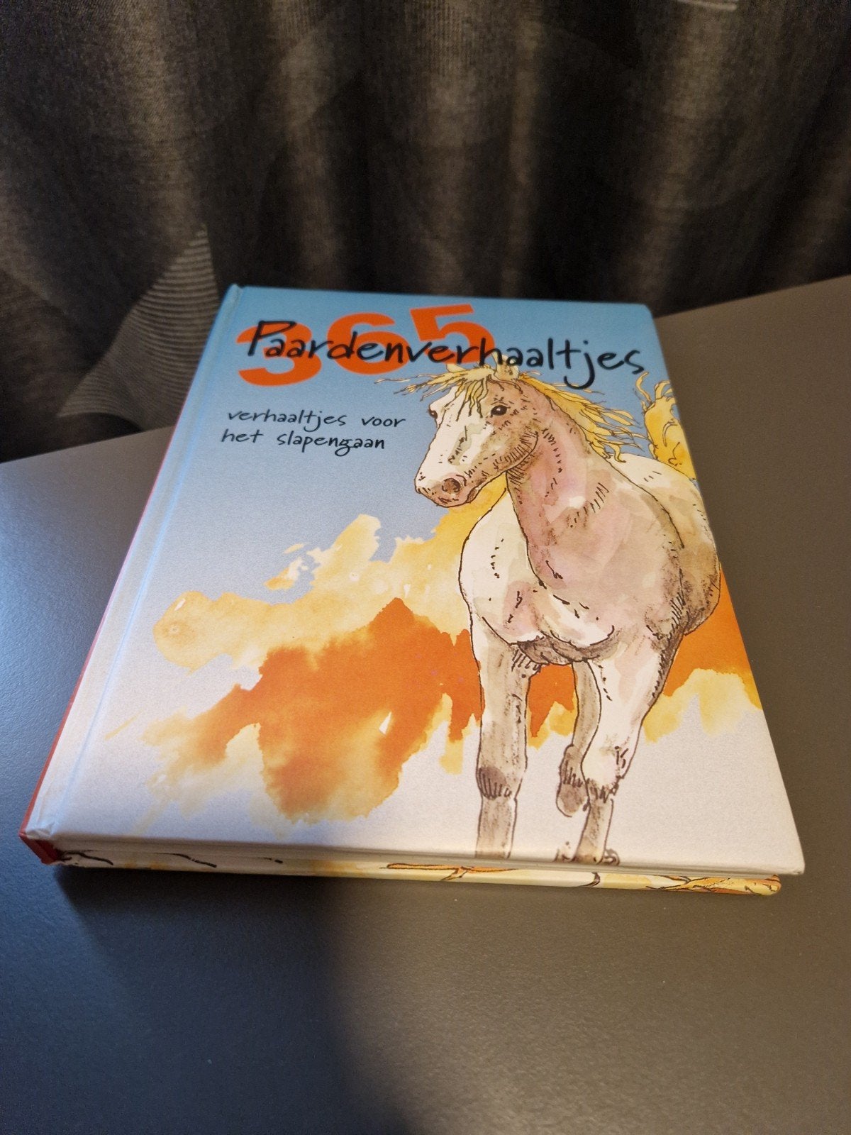 365 paardenverhaaltjes, Boeken, Verzenden, Zo goed als nieuw, Sprookjes