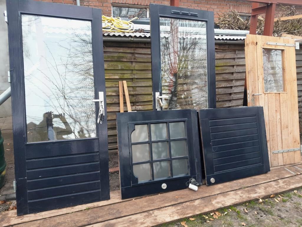 Hardhouten buitendeur met dubbelglas. Merbau, loeizwaar, Doe-het-zelf en Verbouw, Deuren en Horren, Ophalen, Glas, Buitendeur