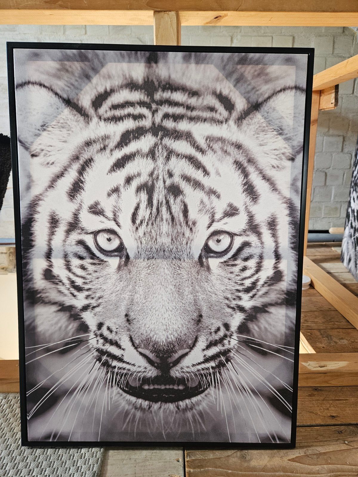 Indrukwekkende Tijger Canvas Schilderij - Zwart-Wit, 50 tot 75 cm, Ophalen of Verzenden, Zo goed als nieuw, Schilderij