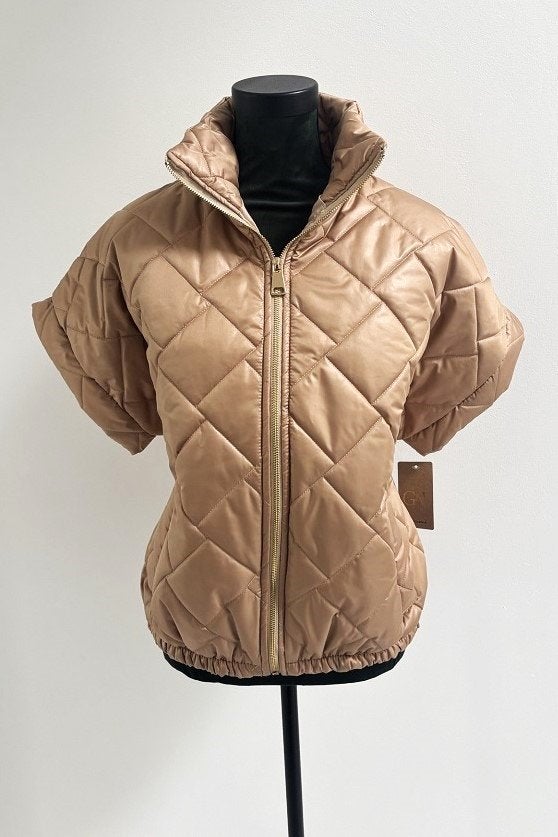 SPLINTERNIEUW! Mouwloze bodywarmer camel one size, Kleding | Dames, Bodywarmers, Maat 38/40 (M), Bruin, Verzenden, Nieuw