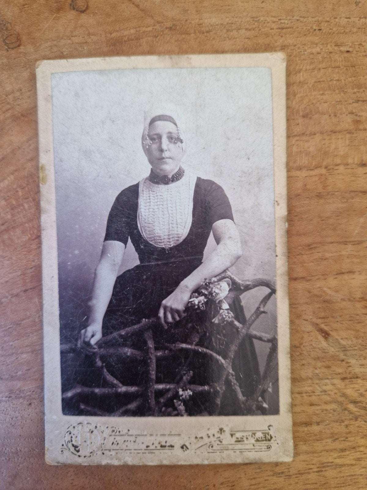 CDV No 42 foto zeeuwse dracht vrouw, Verzenden, Voor 1940, Gebruikt