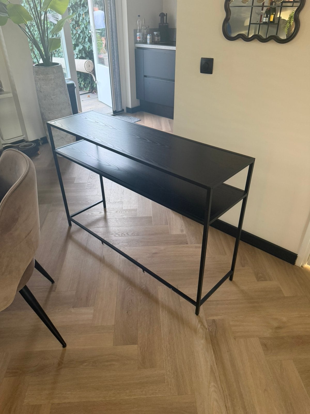 Sidetable zwart, Huis en Inrichting, Ophalen, Zo goed als nieuw