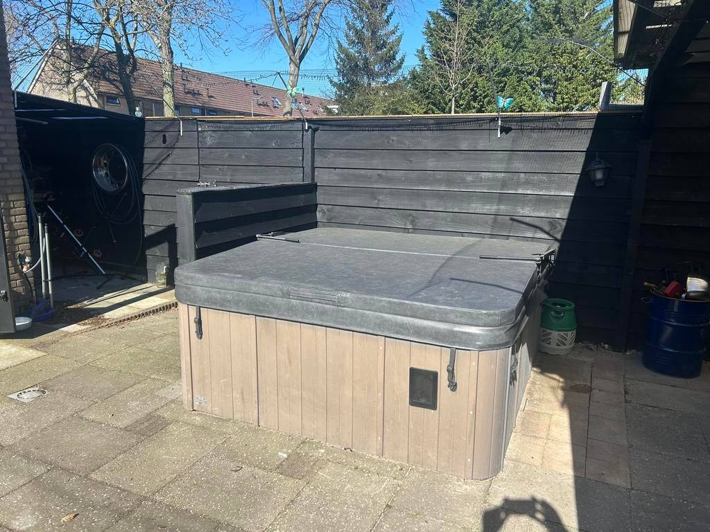 Jacuzzi, Ophalen, Zo goed als nieuw, Filter