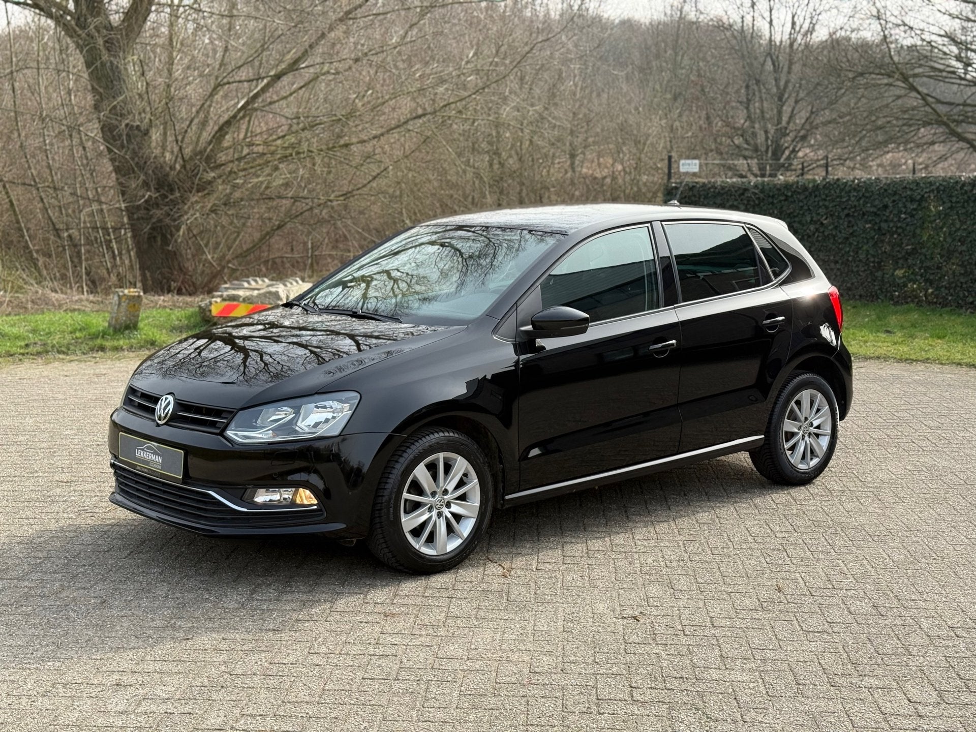 Volkswagen Polo 1.0 BlueMotion PDC I UNIEKE KM I 40265KM I S, Voorwielaandrijving, Gebruikt, 1011 kg, Zwart